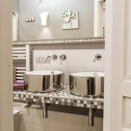 Apartment Amando Bucharest
